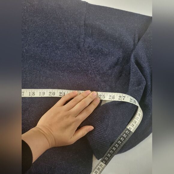 Old Navy Men V Neck Lambswool Sweater Size Large - Picture 5 of 6